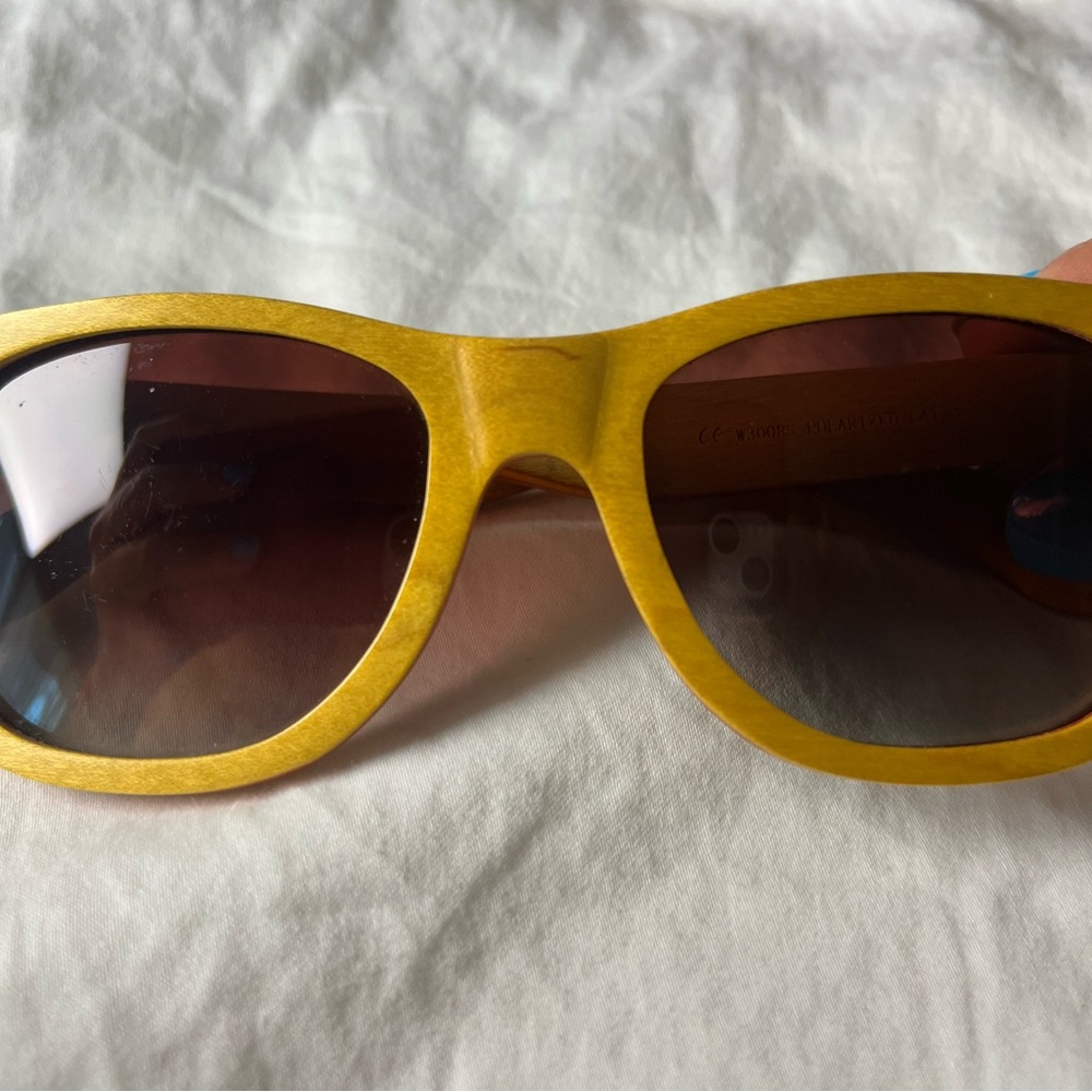 Hammockable bamboo sunglasses